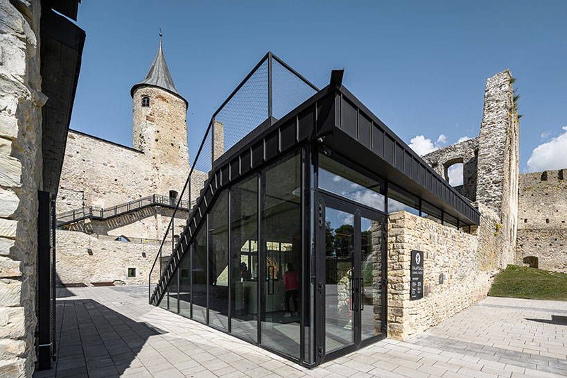 The entrance pavilion. Taµnu Tunnel