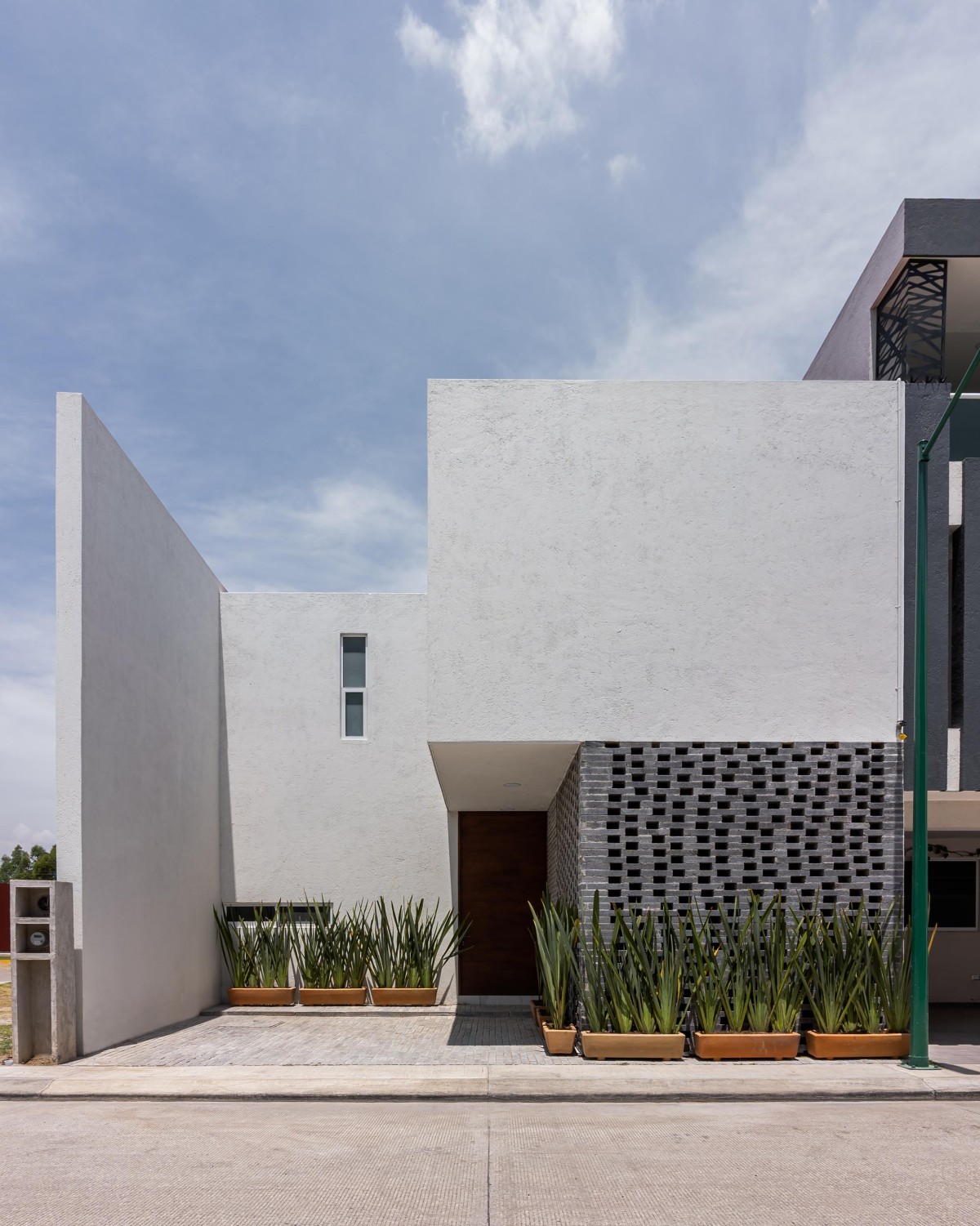 Exterior View Of Casa Renasci by Moctezuma Estudio de Arquitectura