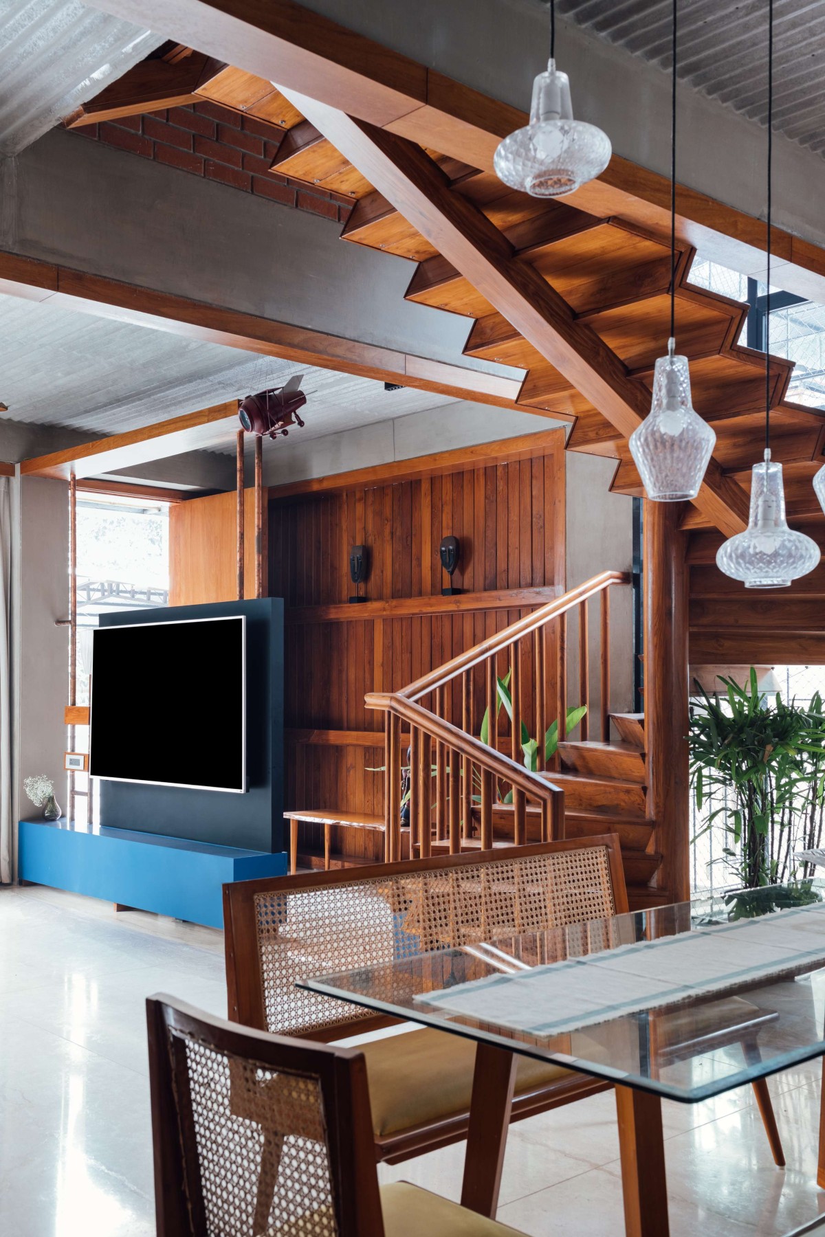 Dining room of Nandanvan House by The Company Of Design