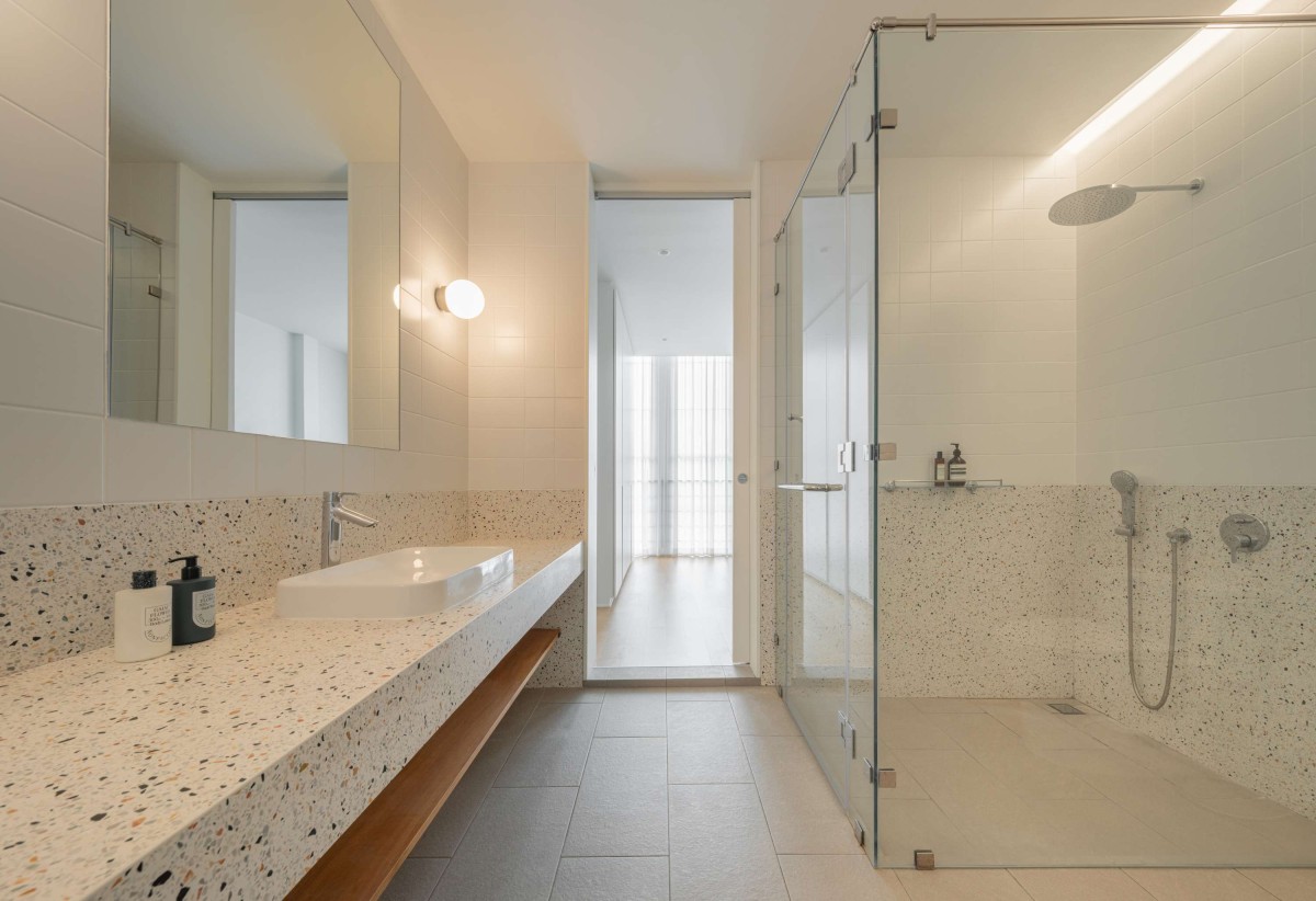 Bathroom of Masook House by Studio PATH