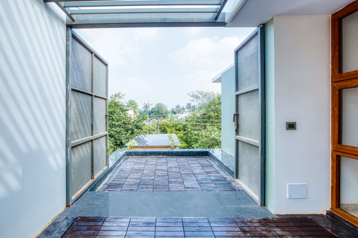 Balcony of A Home By The Park by 4site Architects