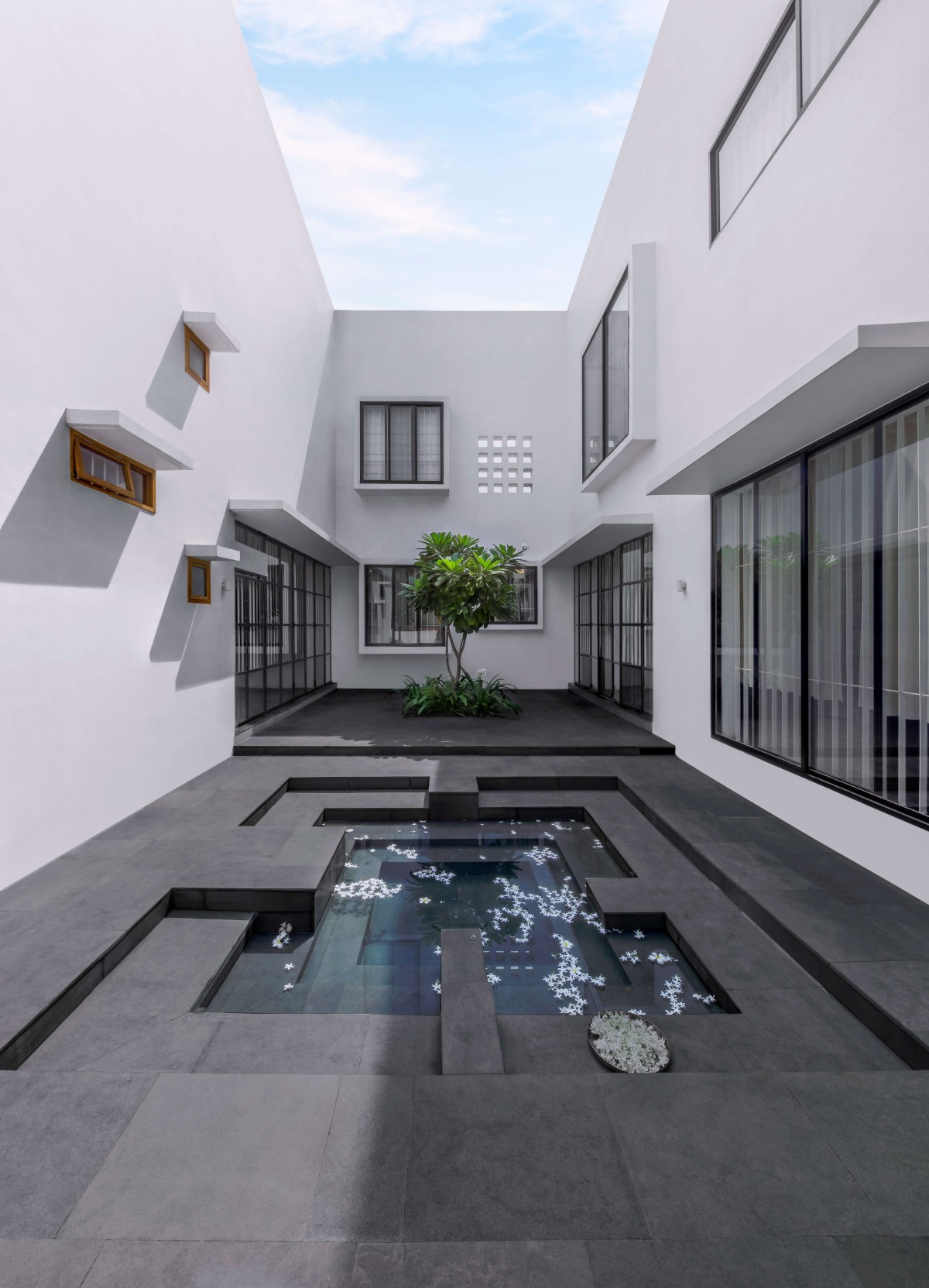 Courtyard view of The Courtyard House by Atelier Varun Goyal