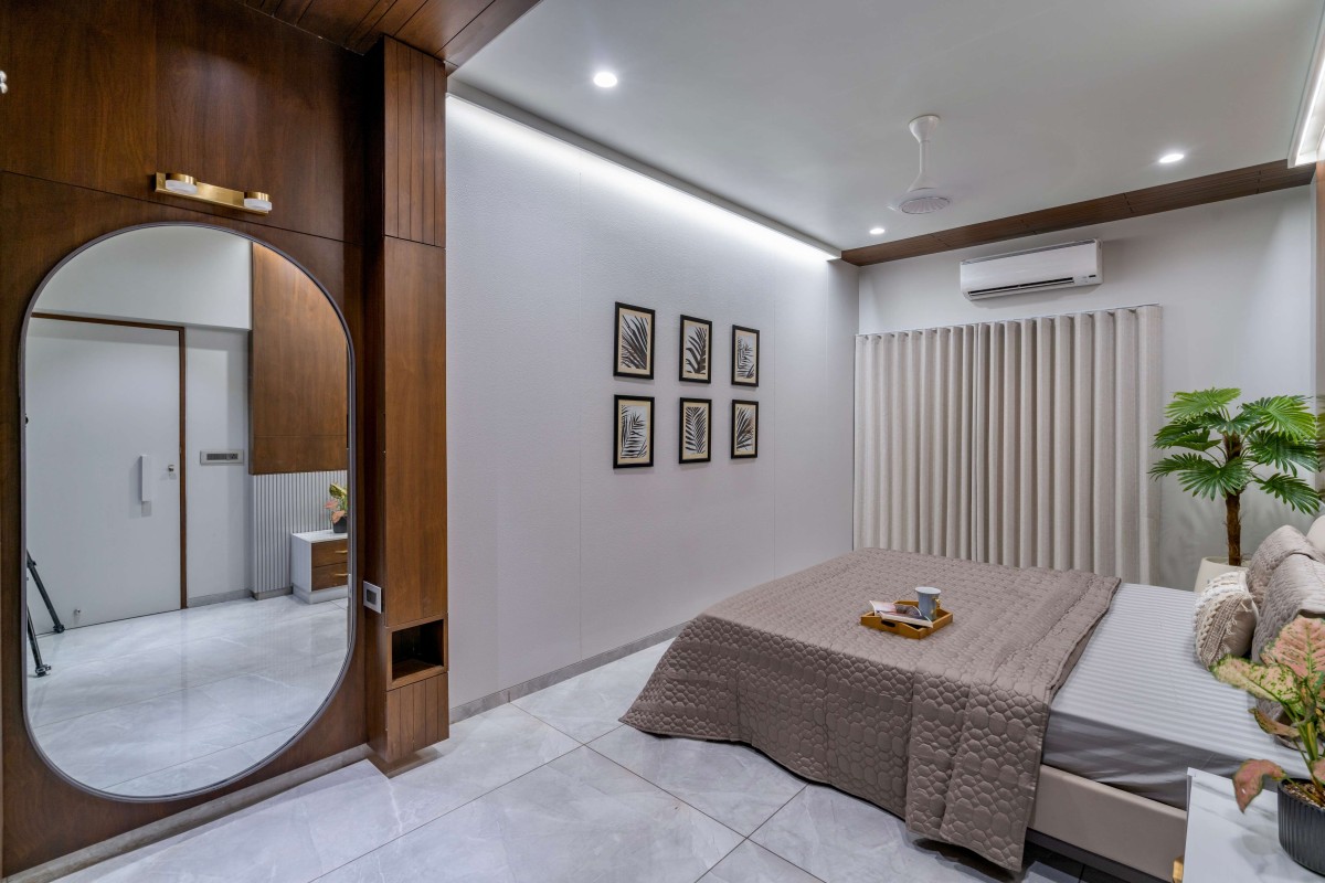 Bedroom of An Amiable Enclave Of Sharnam 7 by Anand Patel Architects