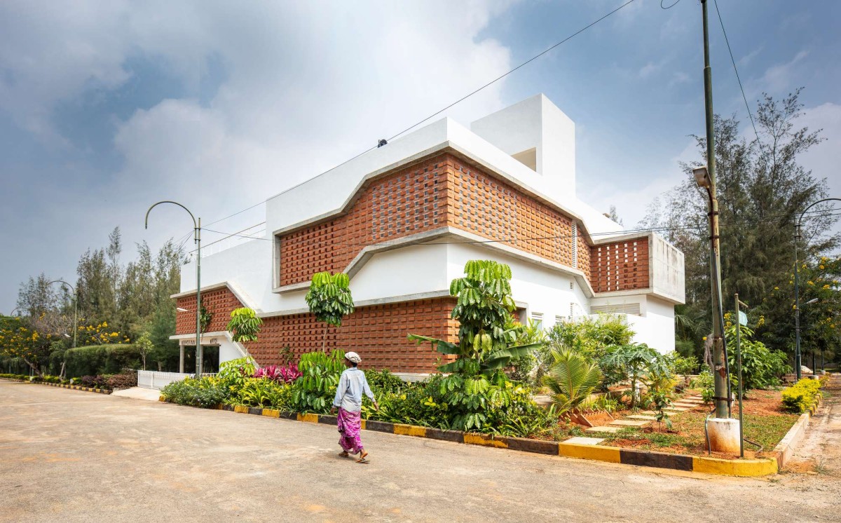 Exterior view of Inside Out House by Gaurav Roy Choudhury Architects