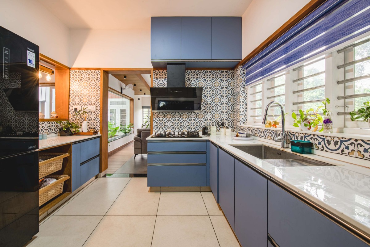 Kitchen of Courtyard House by Designature Architects