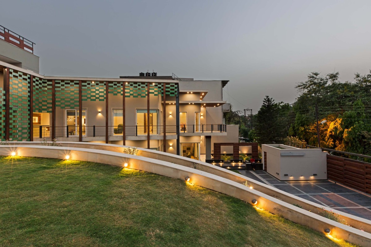 Exterior view of The BungaLOW by Anagram Architects