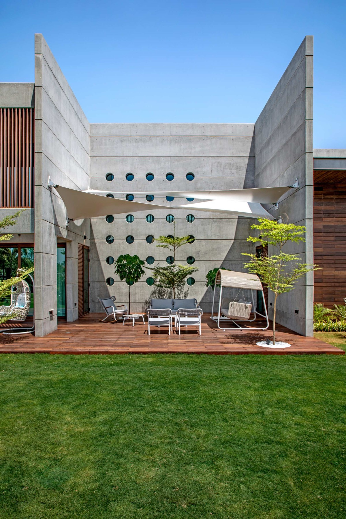 Exterior elevation fold of Ankit Shah Residence by Dipen Gada & Associates