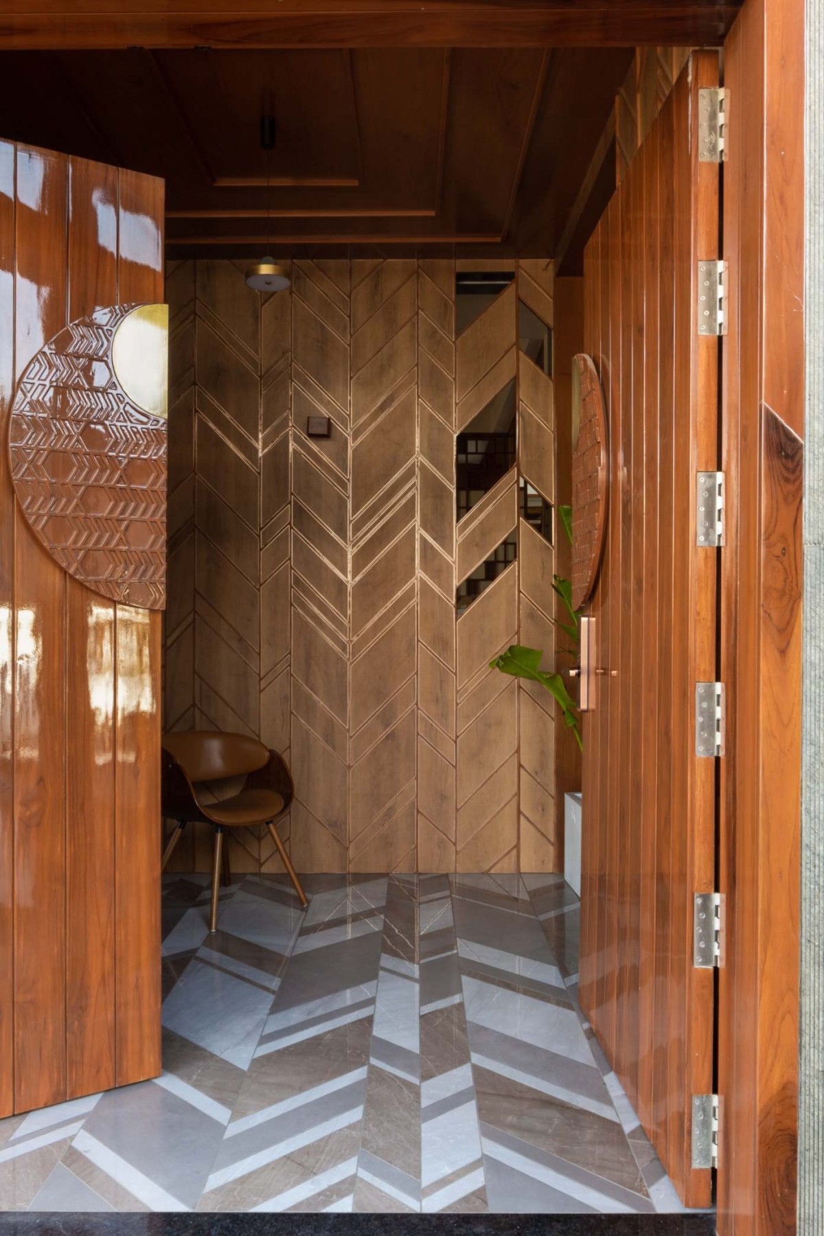 Entrance foyer of Swapna Residence - A Harmonious Fusion of Design and Function by Architects at Work