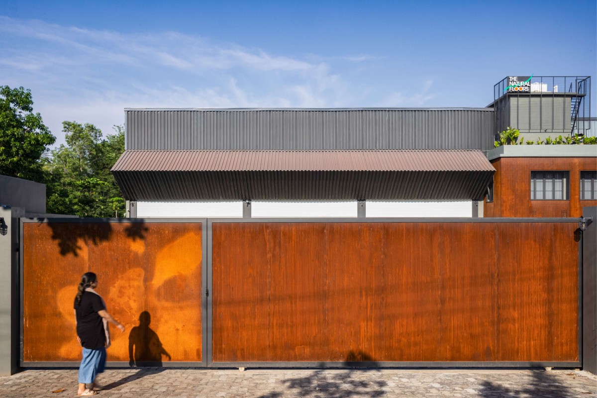 Exterior view of The Natural Floors by Barefoot Architects