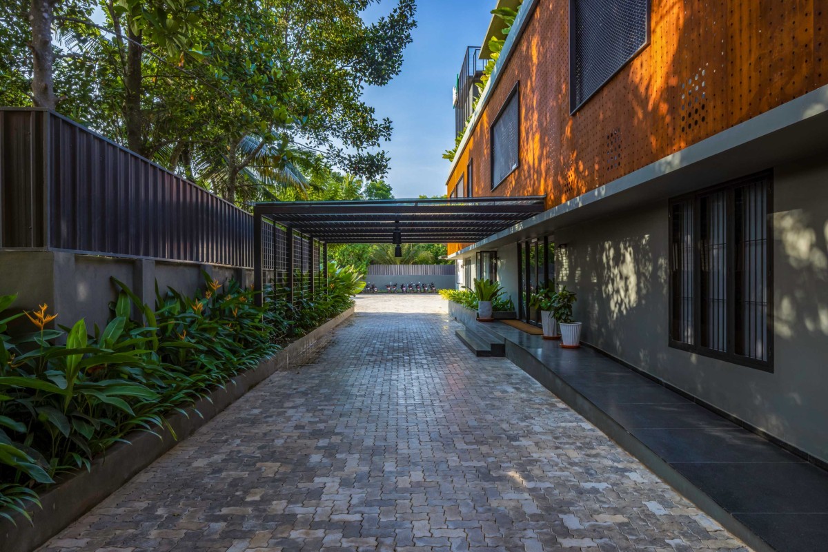 Exterior view of The Natural Floors by Barefoot Architects