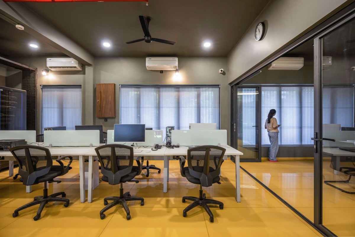 Interior of The Natural Floors by Barefoot Architects