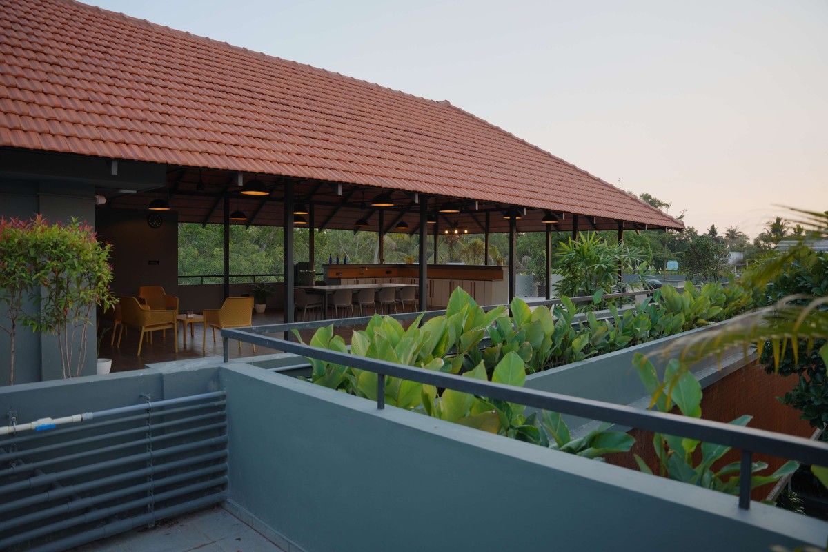 Terrace view of The Natural Floors by Barefoot Architects