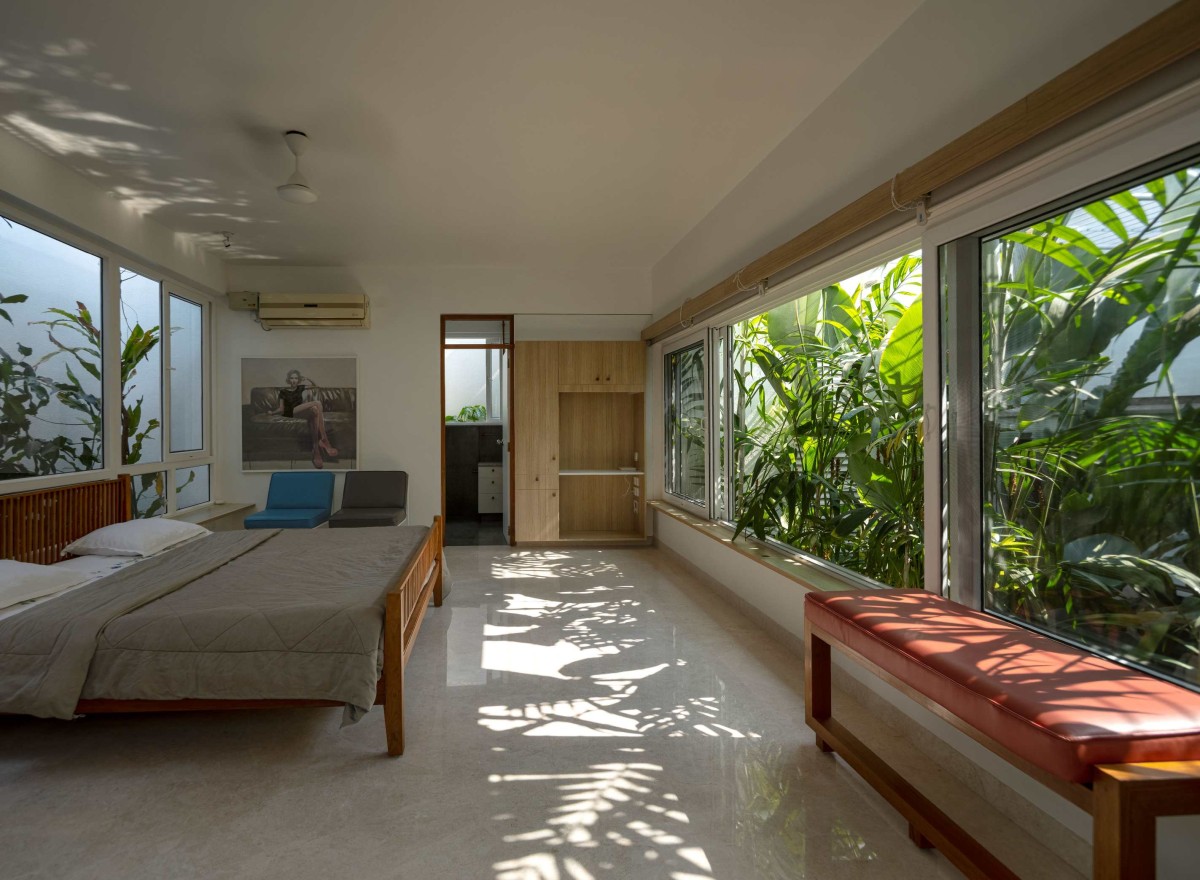 Bedroom 3 of Veiled House by Gaurav Roy Choudhury Architects