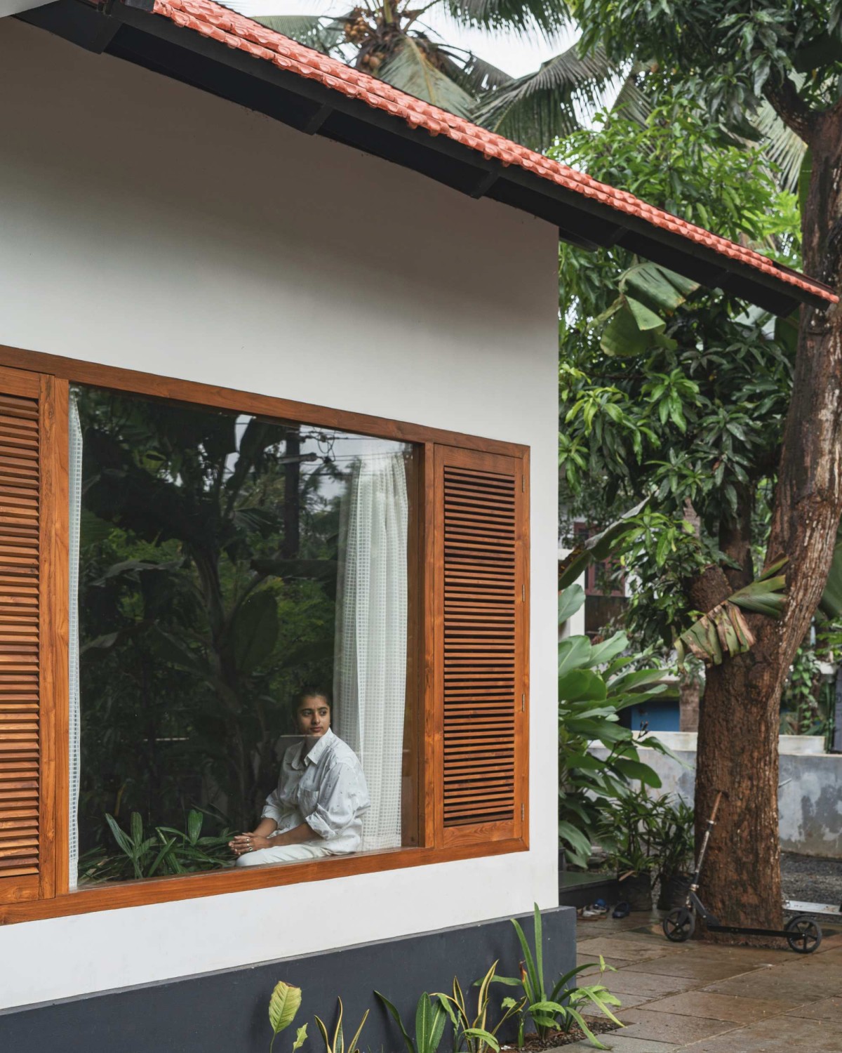 Exterior view of Alibhais House by Eleventh Floor Architects