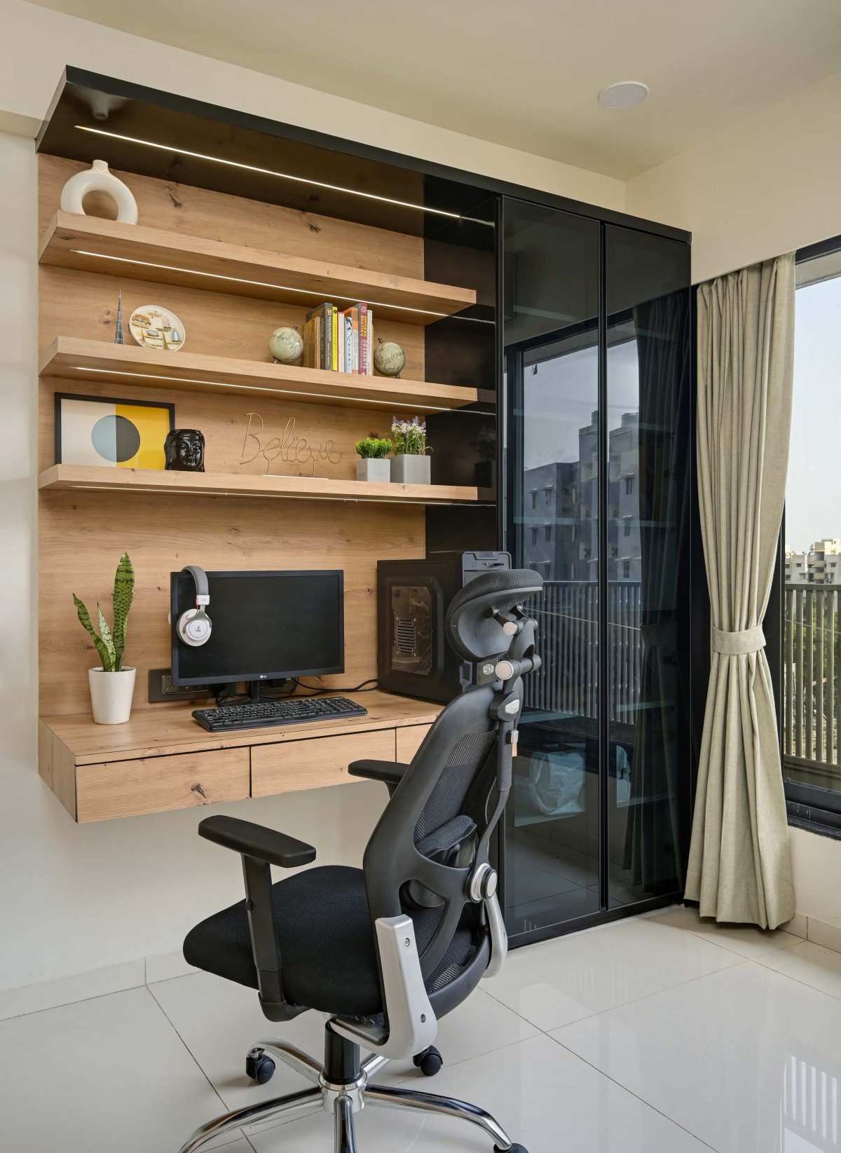 Study area at Guest Bedroom of Abode 502 by UrbanNest Design Studio