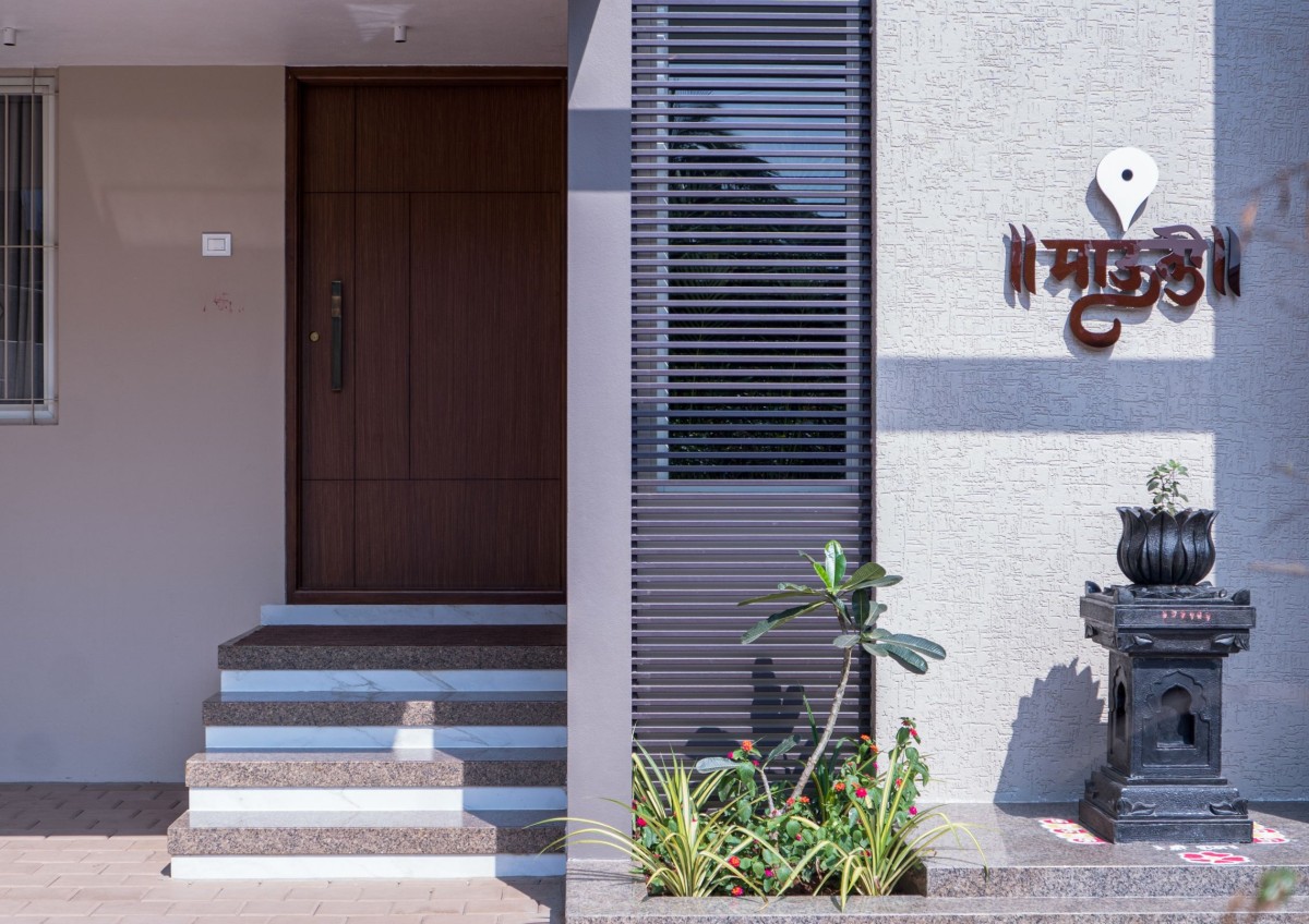 Entrance of Mauli - A House With Simplicity by Vishwakarma