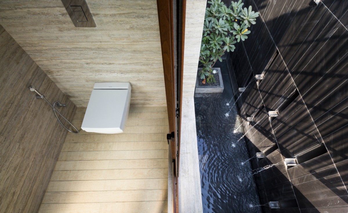 Toilet of Residence 913 by Charged Voids