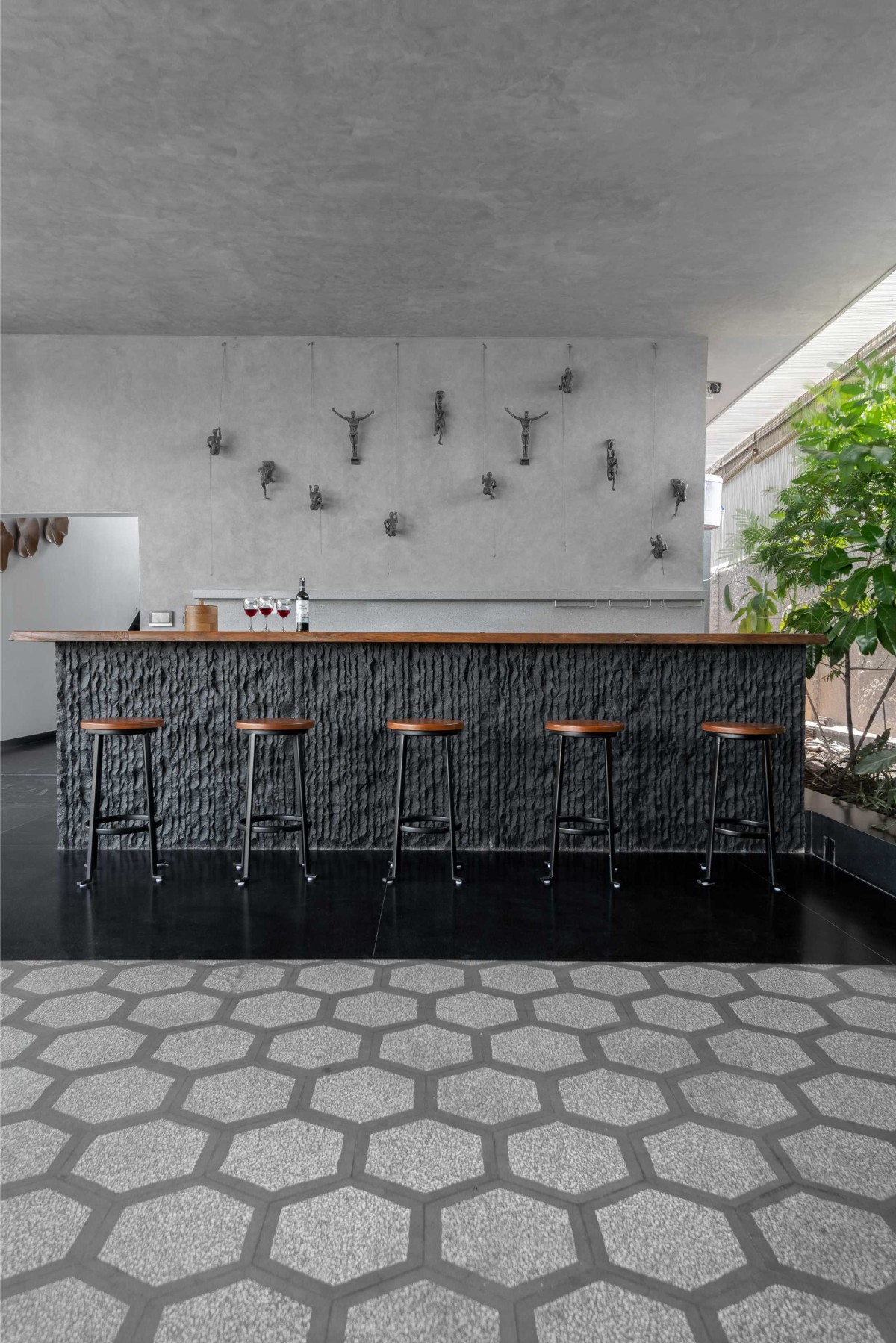 Bar Counter and Party hall of Sakkare Villa by Shilpa Sambargi Architects