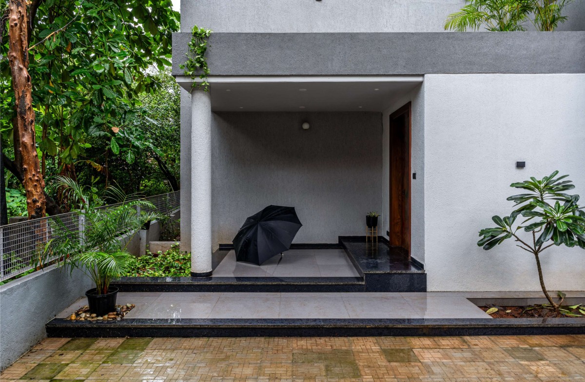 Entrance Porch of Sukoon by The Subtle Studio