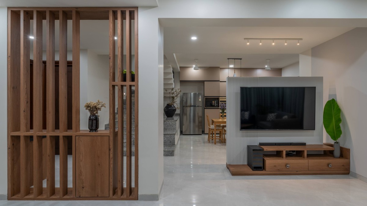 Foyer Screen and Fluted tv partition of Sukoon by the Subtle Studio