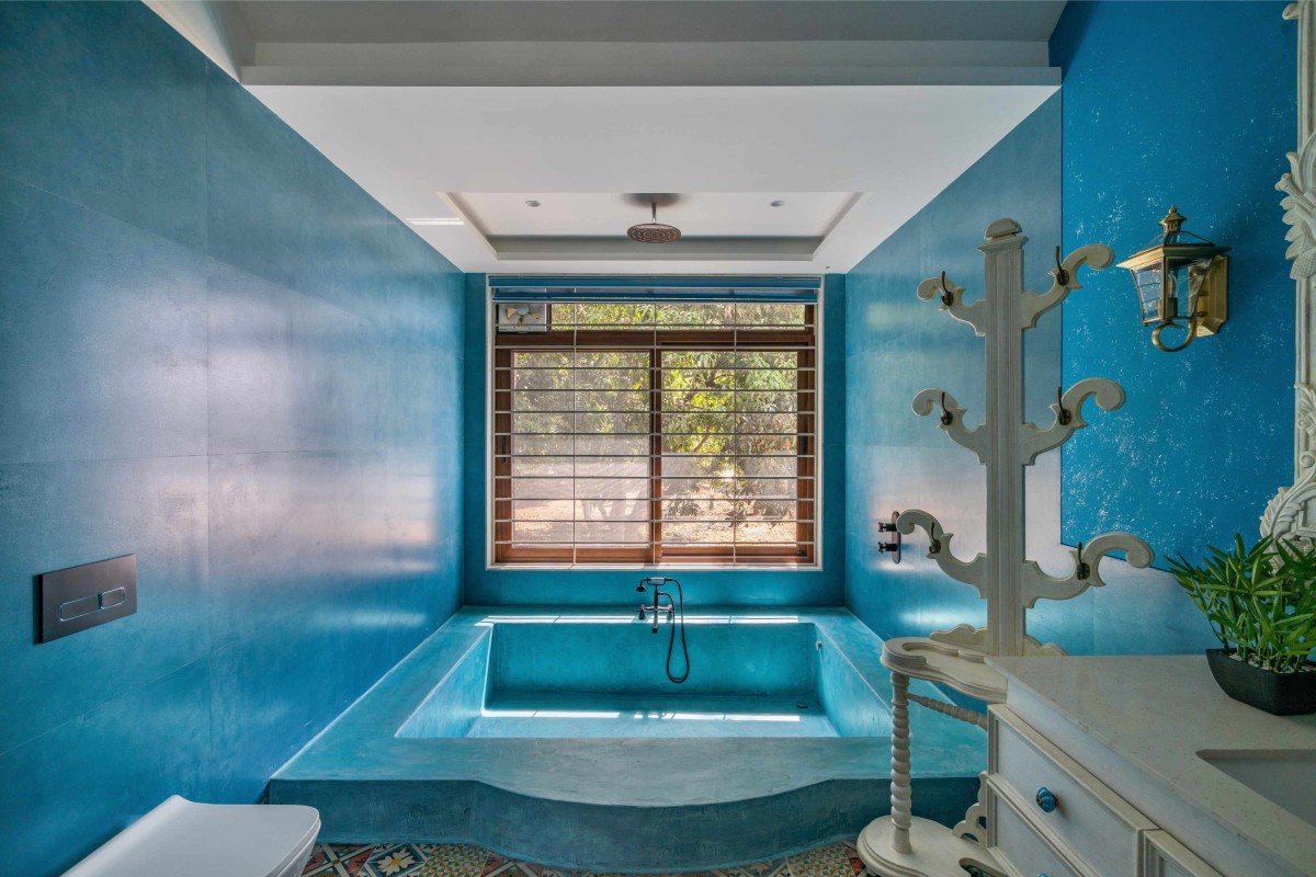 Bathroom of Veer Farm by Ace Associates Architects