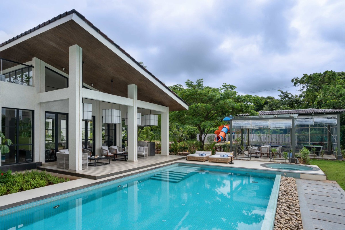 Swimming pool of RJ House by ARA Designs