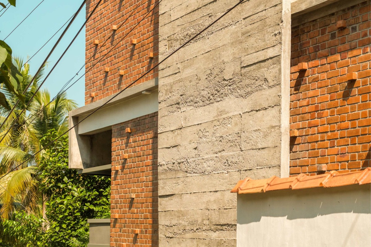 Detailed shot of exterior wall of Idam- A house that calls back by Ishtika Design Studio