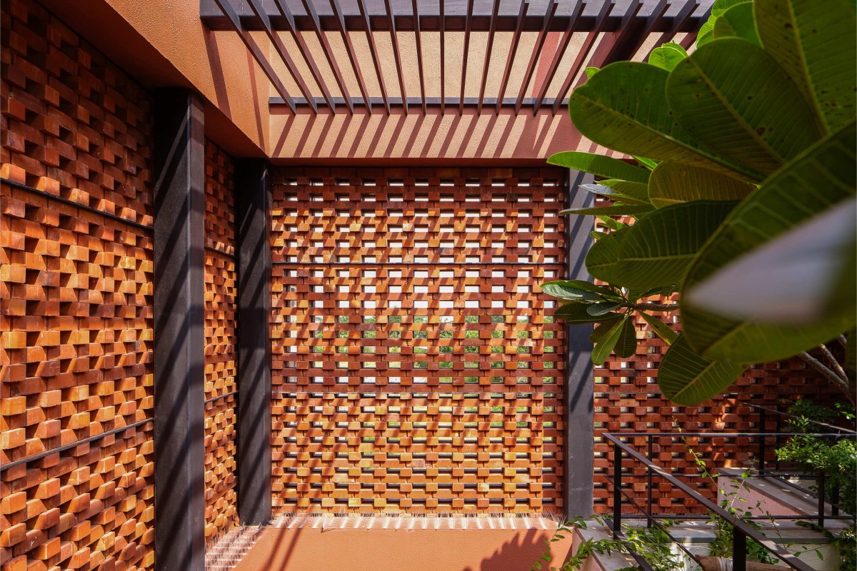 Detailed shot of brick wall of Ishtika House by SPASM Design Architects