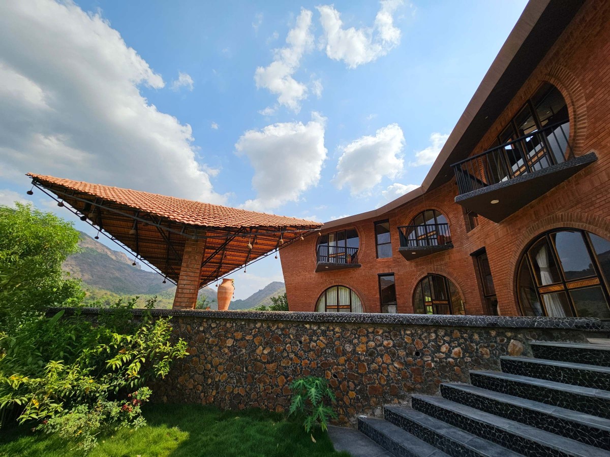 Exterior view of Mountain Dust by Mahesh Naik Architects