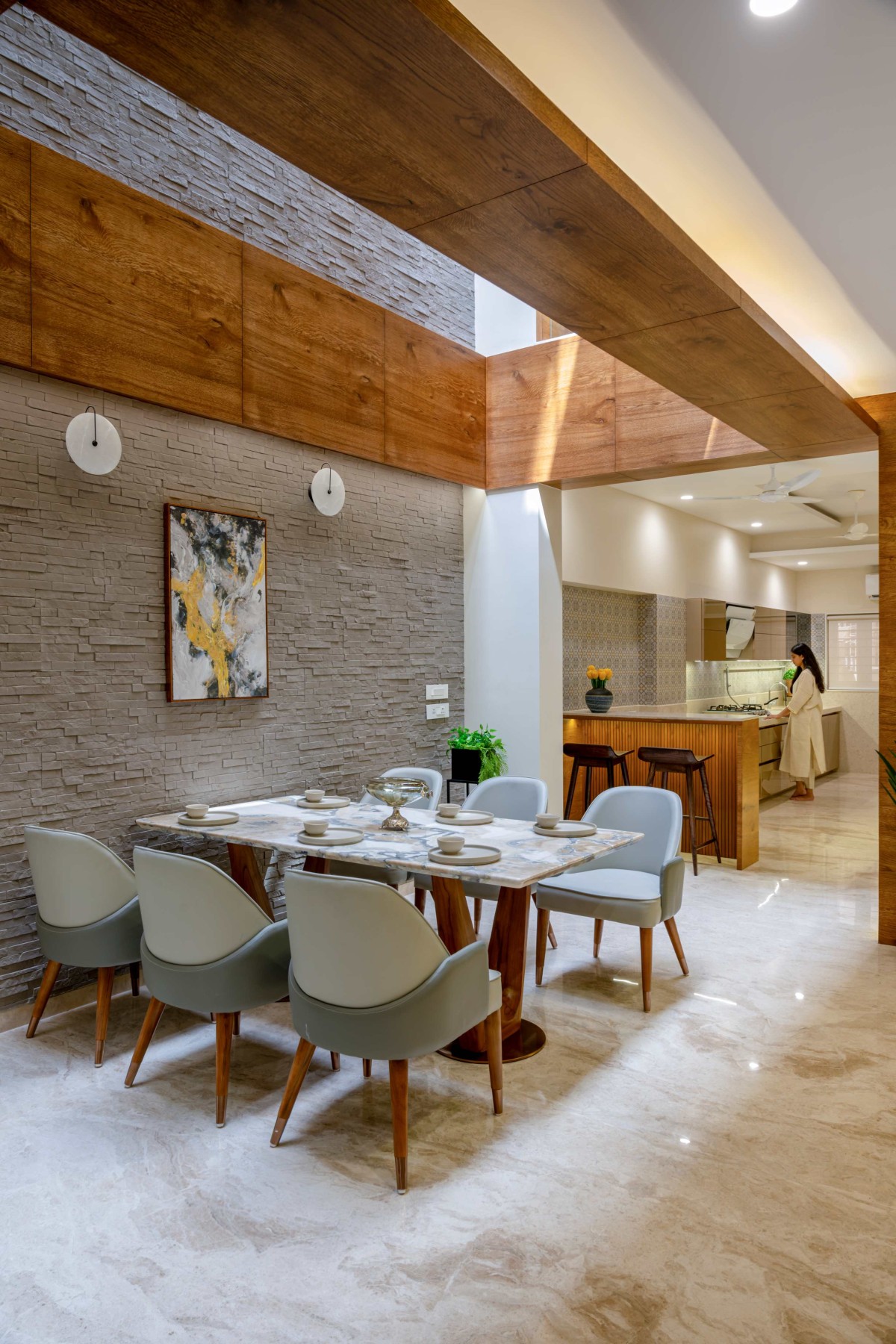 Dining of Narrow House by Prashant Parmar Architect