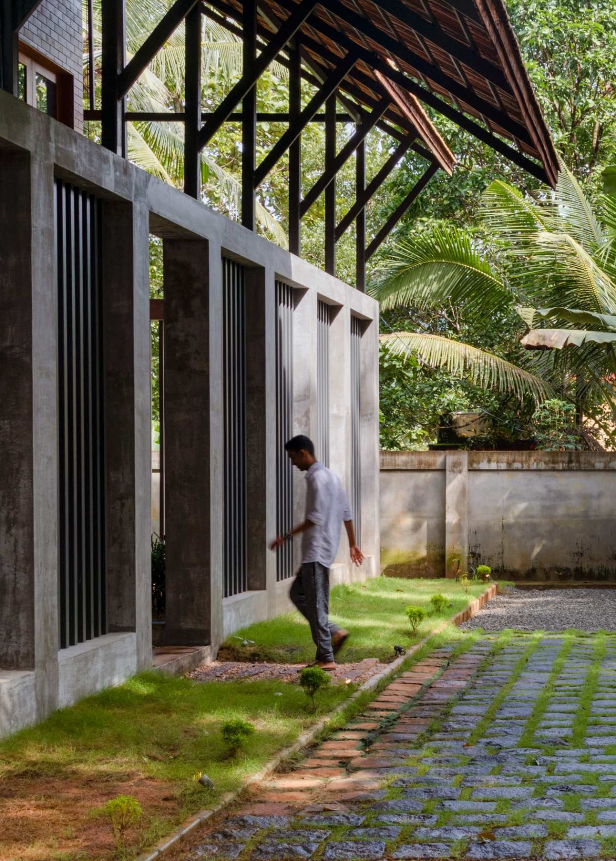 Porch of Solo Roof  by Studio Acis