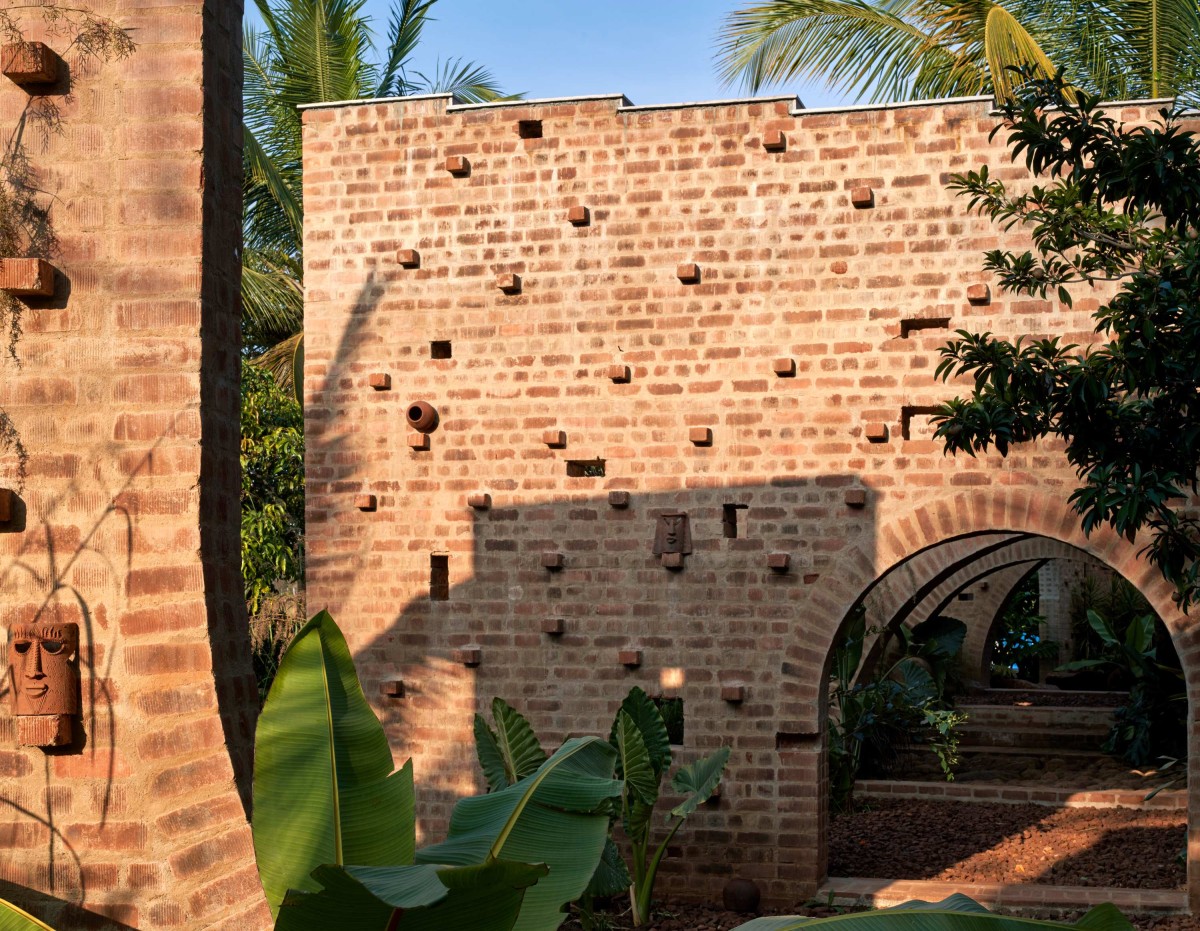 Exterior view of Subterranean Ruins by A Threshold