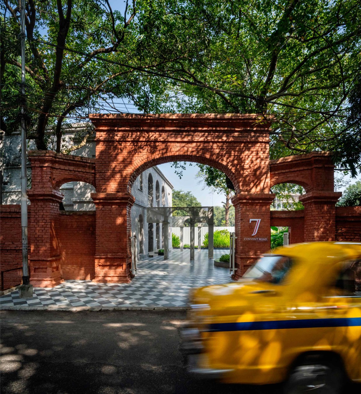 Main entrance of Niavara Experience Centre by Square