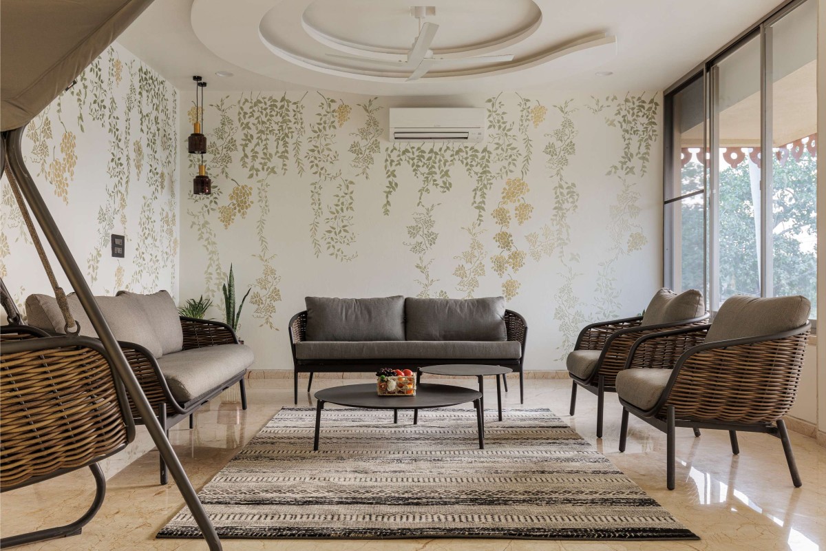 Family living of Vila Bharadwaj by Angana Studio