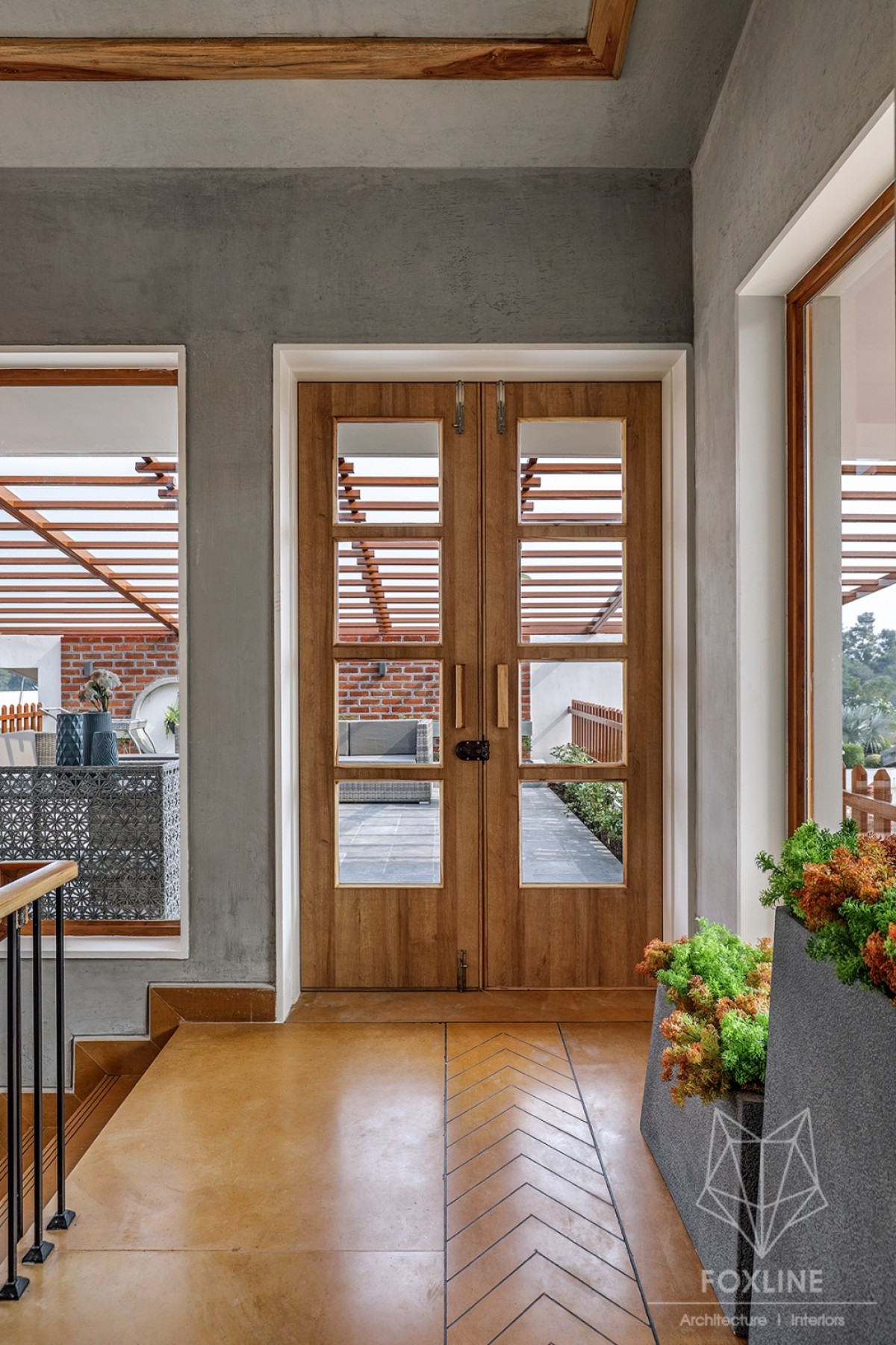 Passage to terrace of Weekend Home by  Foxline Architects & Interiors