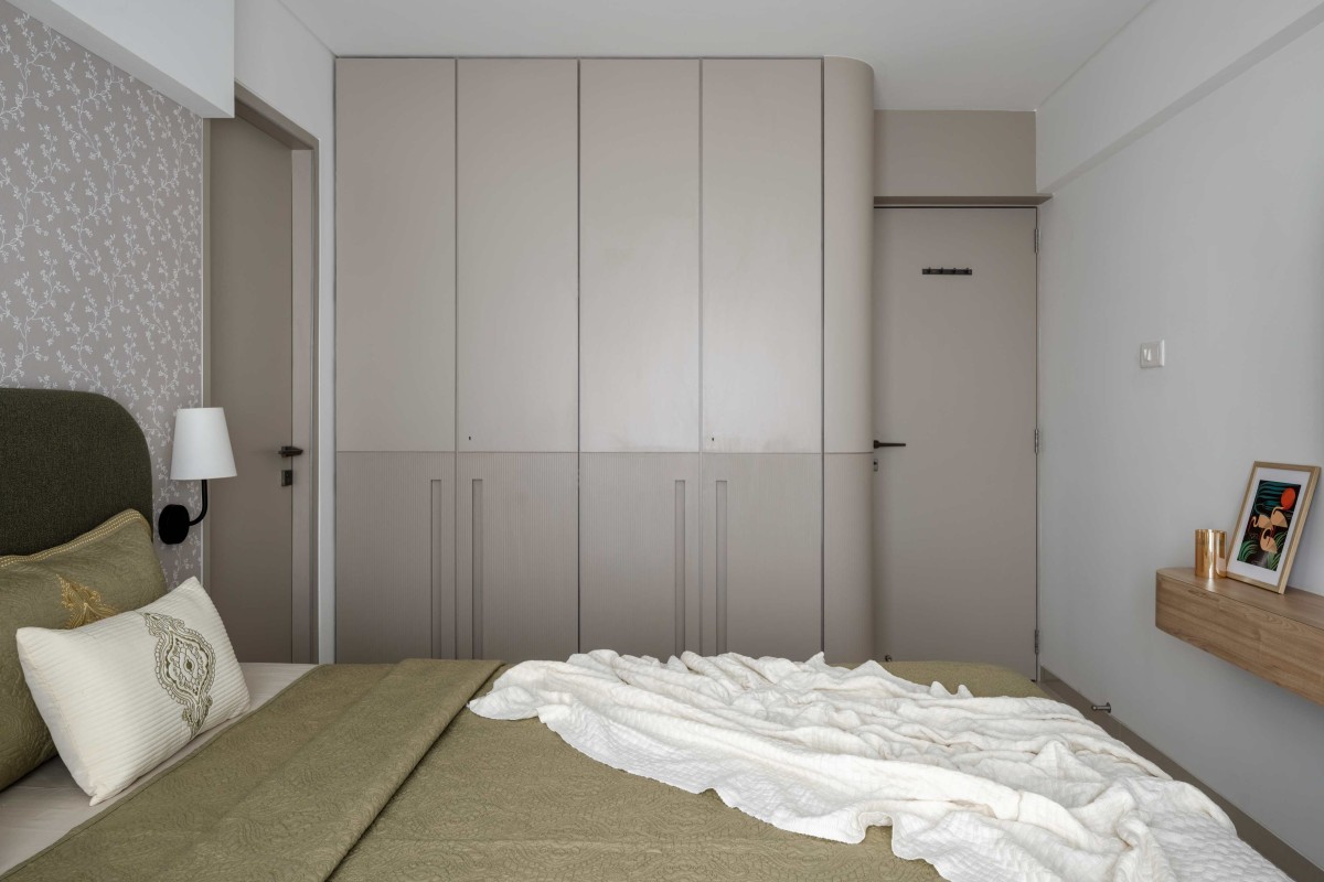 Master Bedroom of Effortless Elegance by Terraform Architects