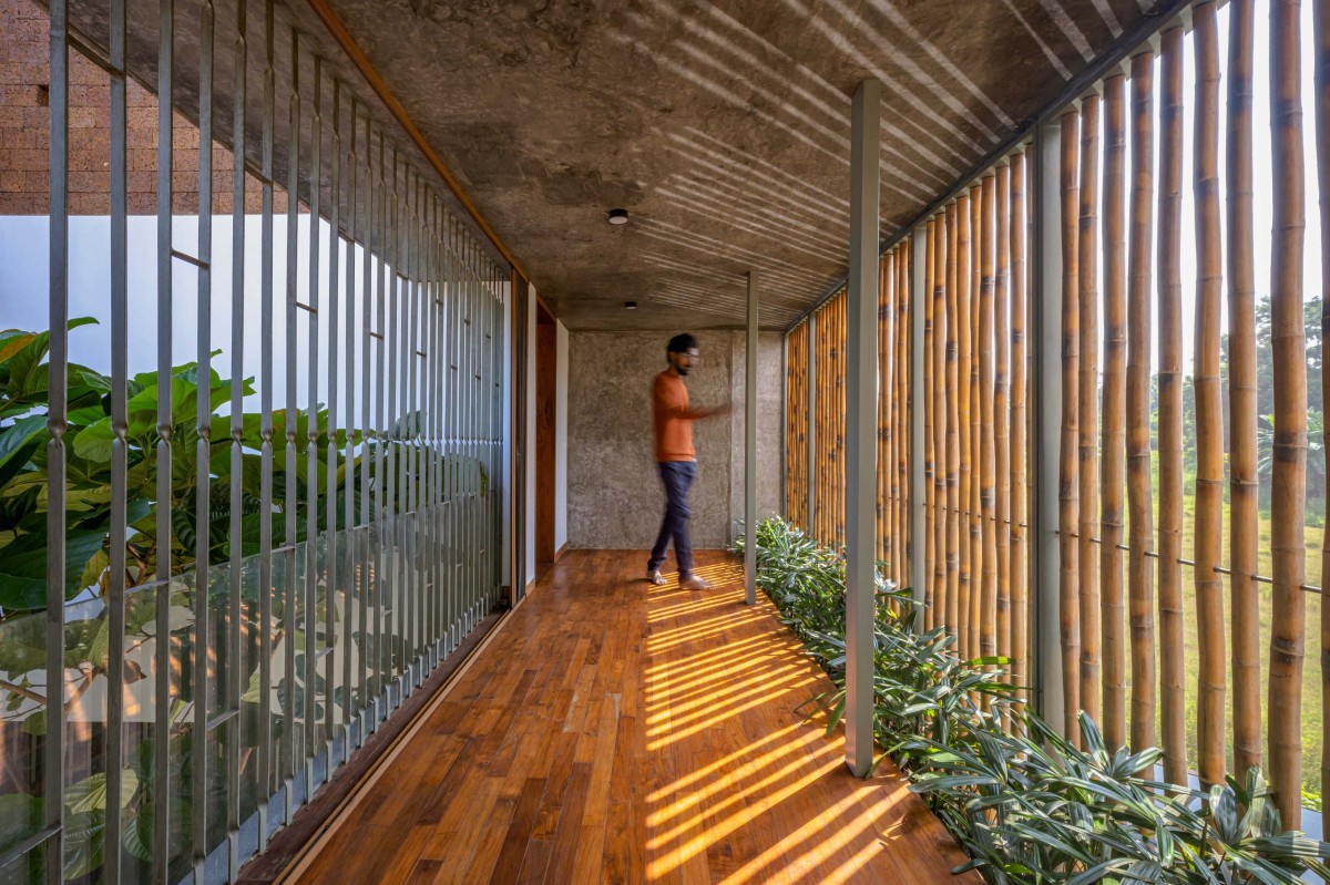 Corridor of Chola by Art on Architecture