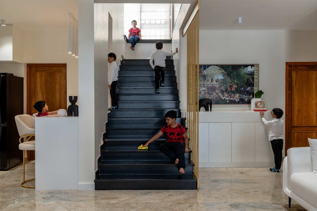 Staircase of Swans House by Eleventh Floor Architects