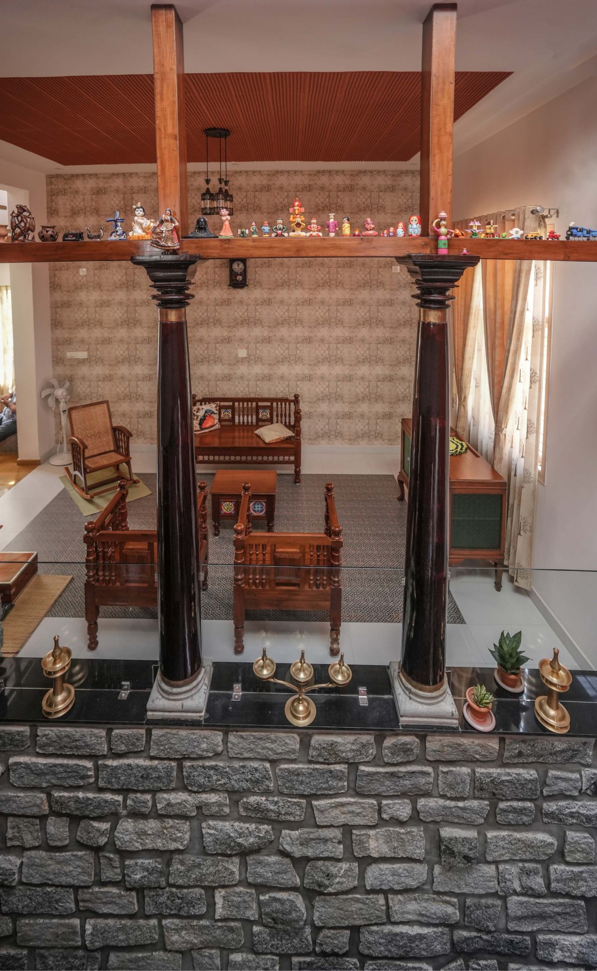 Living room of Shivaprasad Residence by Kham Design