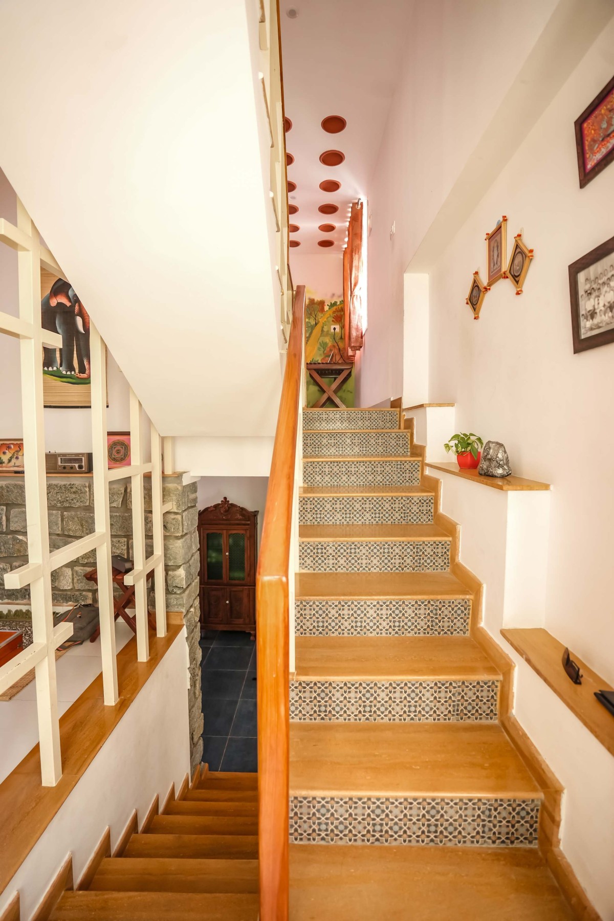 Staircase of Shivaprasad Residence by Kham Design