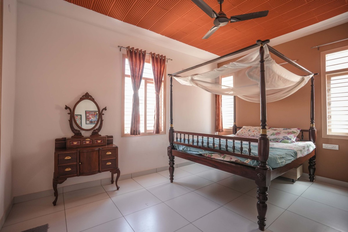 Bedroom of Shivaprasad Residence by Kham Design