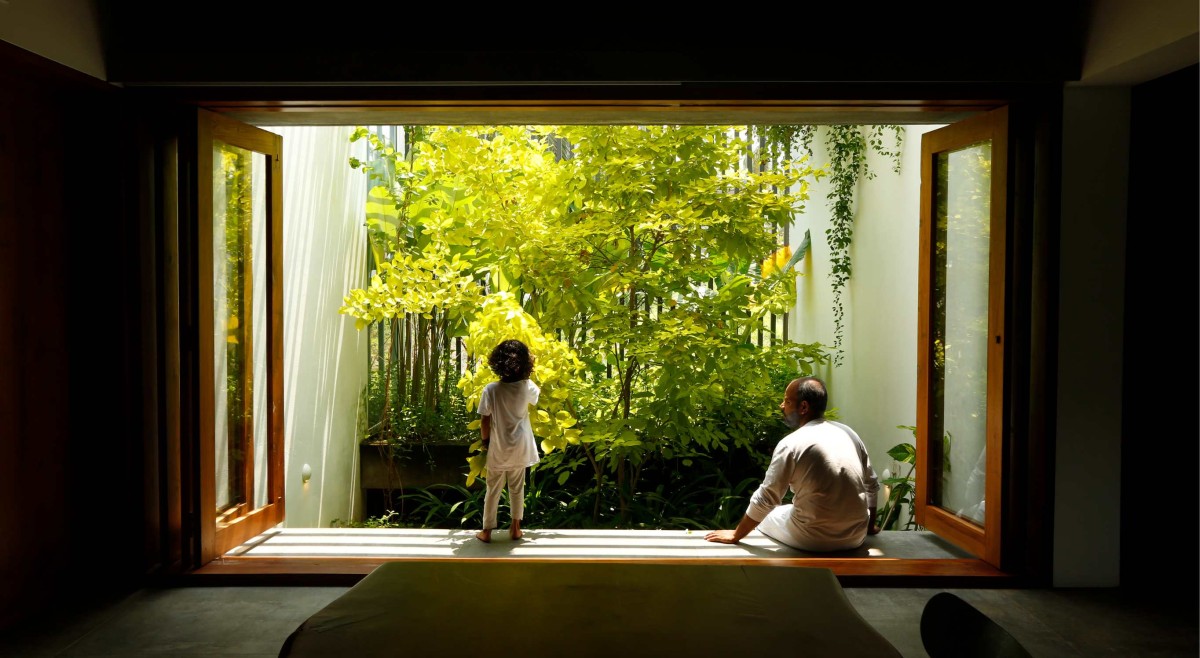 Indoor court of Screen - The Lantern House by Zero Studio