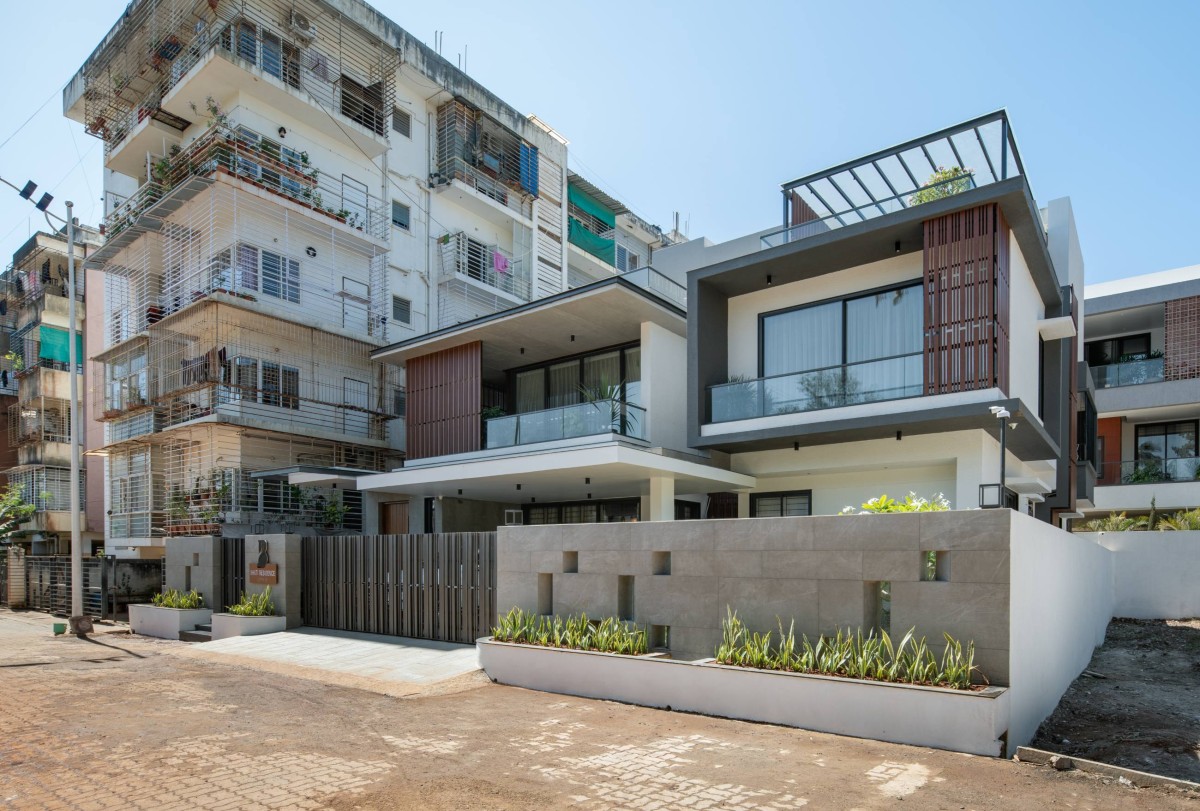 Exterior view of Lattice House by Jalihal Associates