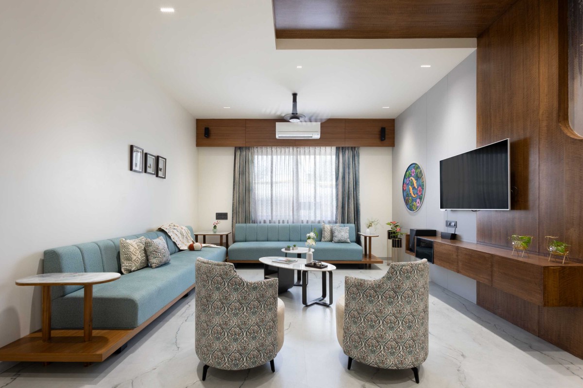 Living room of #15 Anantaya by Alaukik Architects