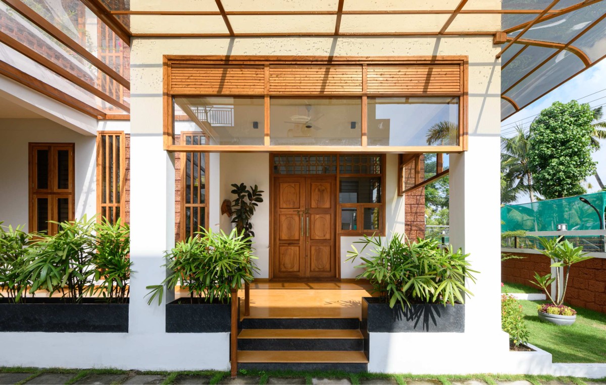 Entrance of Villa by the Backwaters by Studio TAB