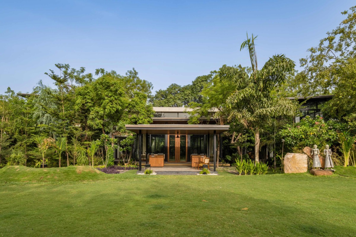 Lawn of Kalrav Villa by VPA Architects