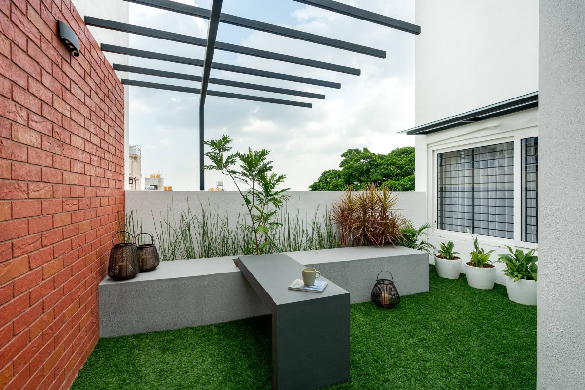 Terrace Garden of Linga Bhairavi by Ashwin Architects