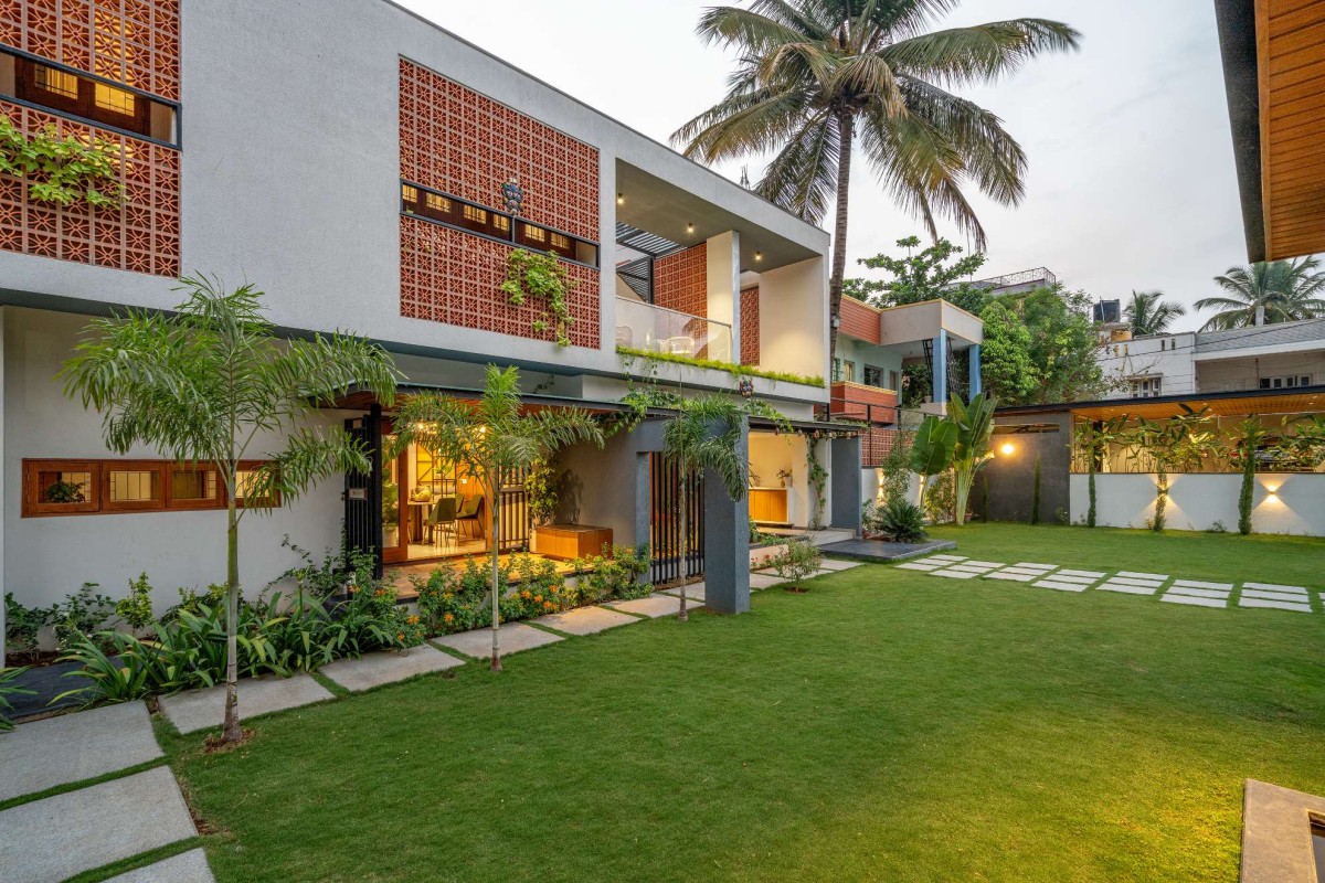 Exterior view of Avaradi House by Sense of Space Architecture Studio