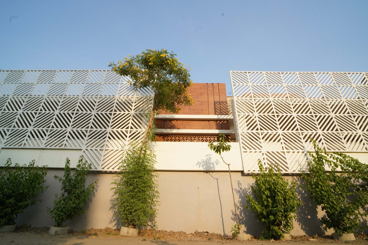 Exterior view of Amardeep Villa by Shraddha Sadamate Architect