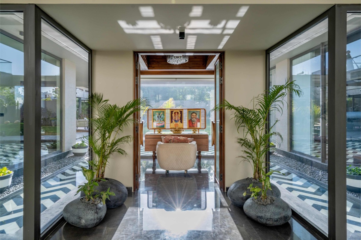 Pooja room of Sanctum Villa by VPA Architects